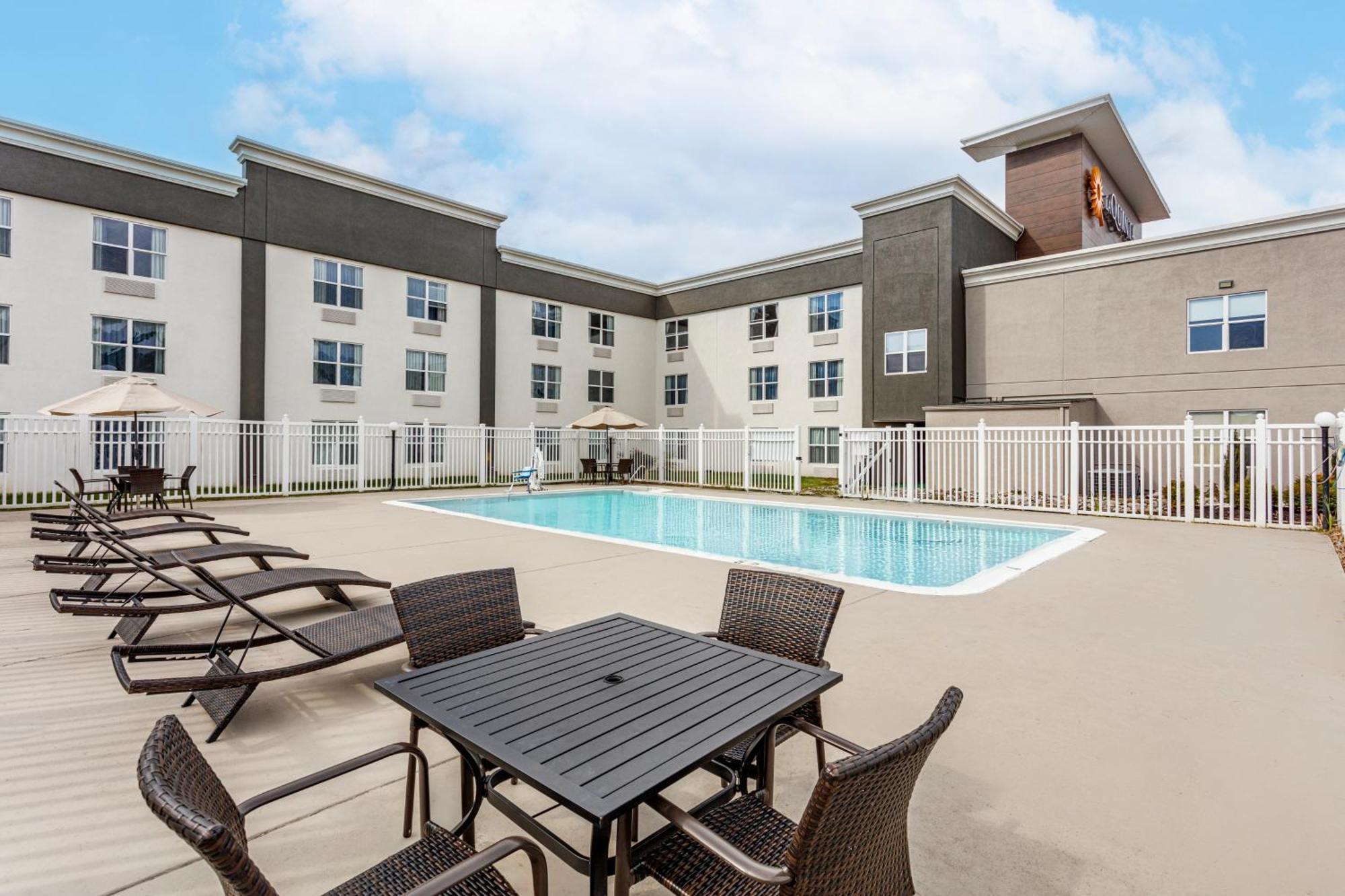 La Quinta By Wyndham Lexington Park - Patuxent Hotel California Exterior photo